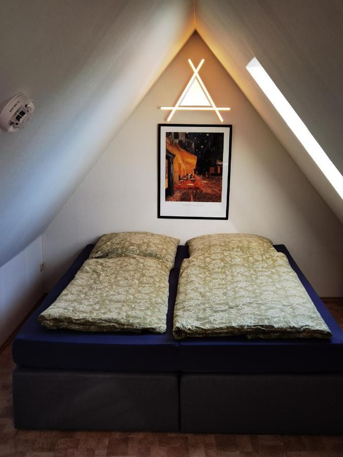 Gemuetliche Dachwohnung Mit Kleiner Oder Grosser Dachterrasse Nebeneinander Wolmirstedt Bagian luar foto