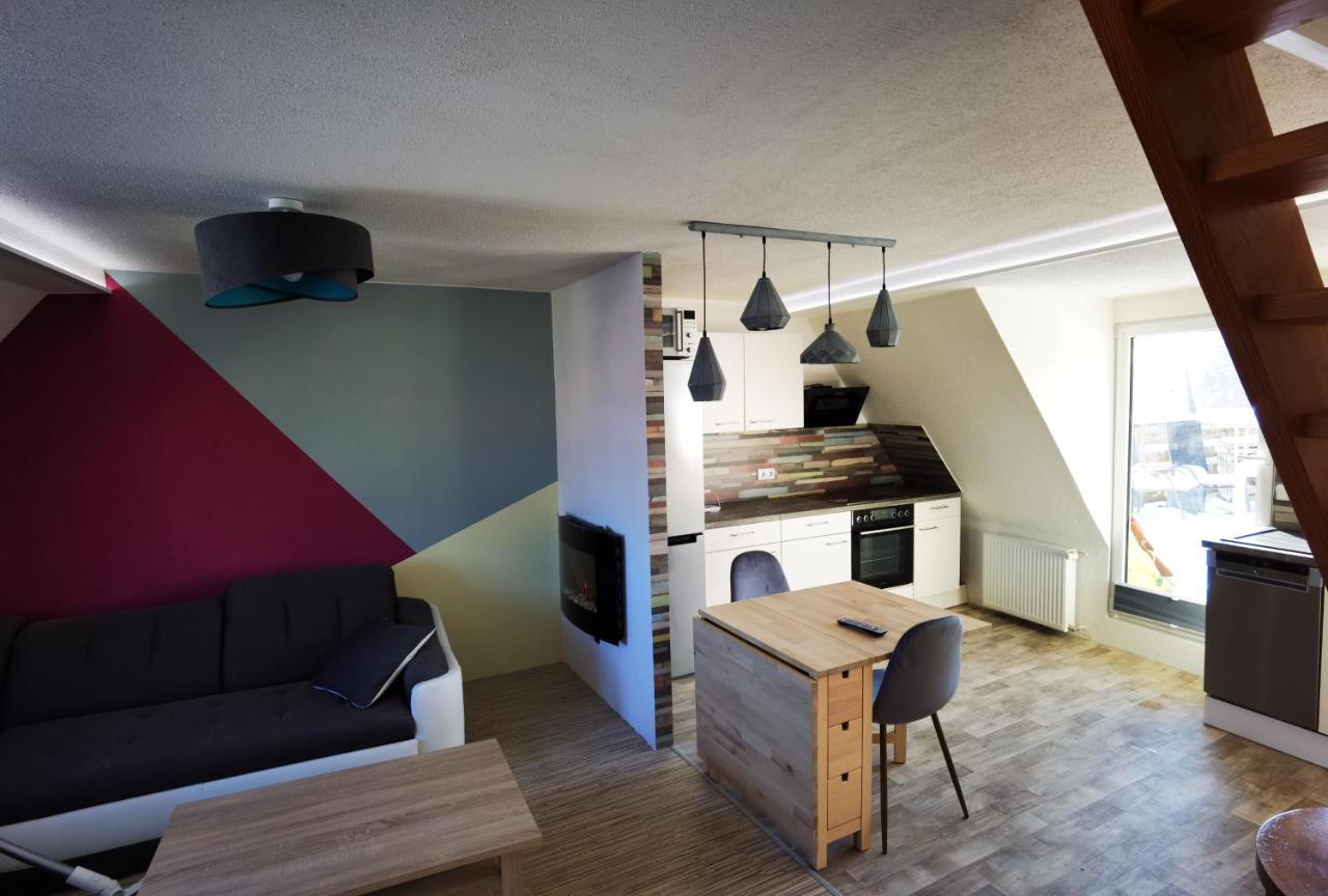 Gemuetliche Dachwohnung Mit Kleiner Oder Grosser Dachterrasse Nebeneinander Wolmirstedt Bagian luar foto
