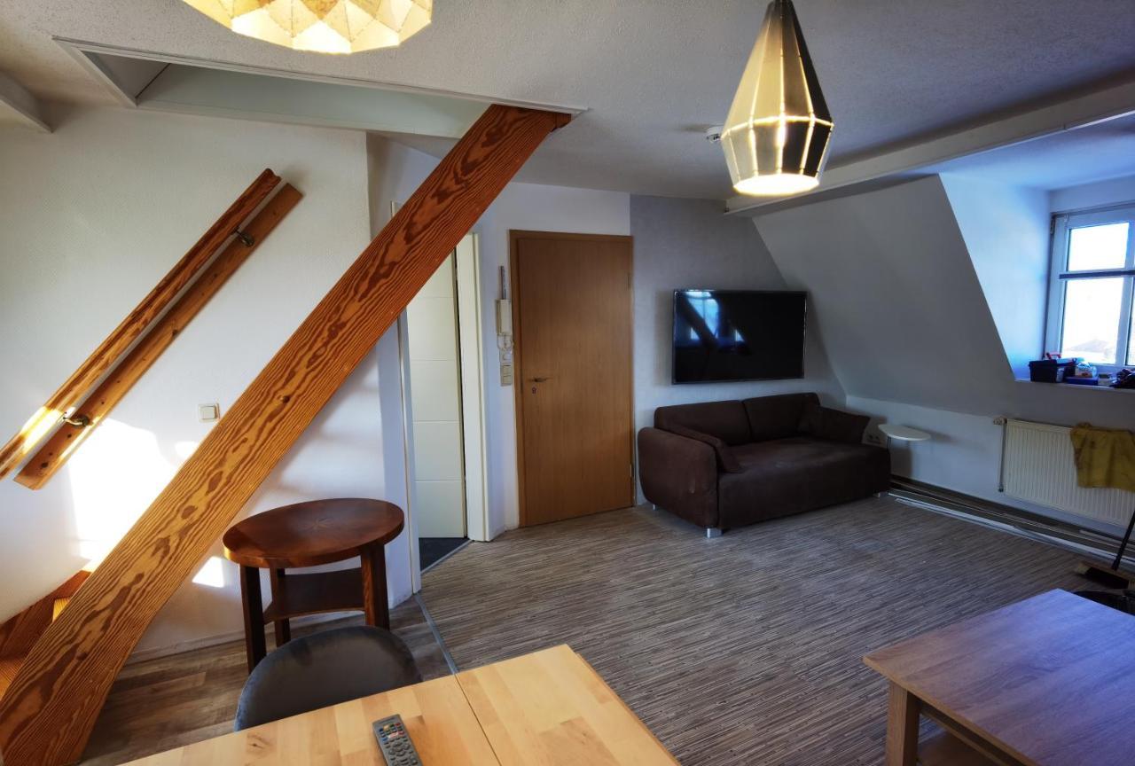 Gemuetliche Dachwohnung Mit Kleiner Oder Grosser Dachterrasse Nebeneinander Wolmirstedt Bagian luar foto