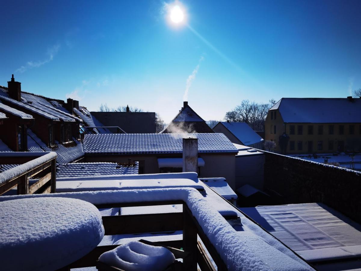 Gemuetliche Dachwohnung Mit Kleiner Oder Grosser Dachterrasse Nebeneinander Wolmirstedt Bagian luar foto