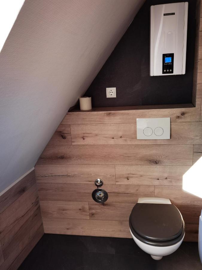 Gemuetliche Dachwohnung Mit Kleiner Oder Grosser Dachterrasse Nebeneinander Wolmirstedt Bagian luar foto