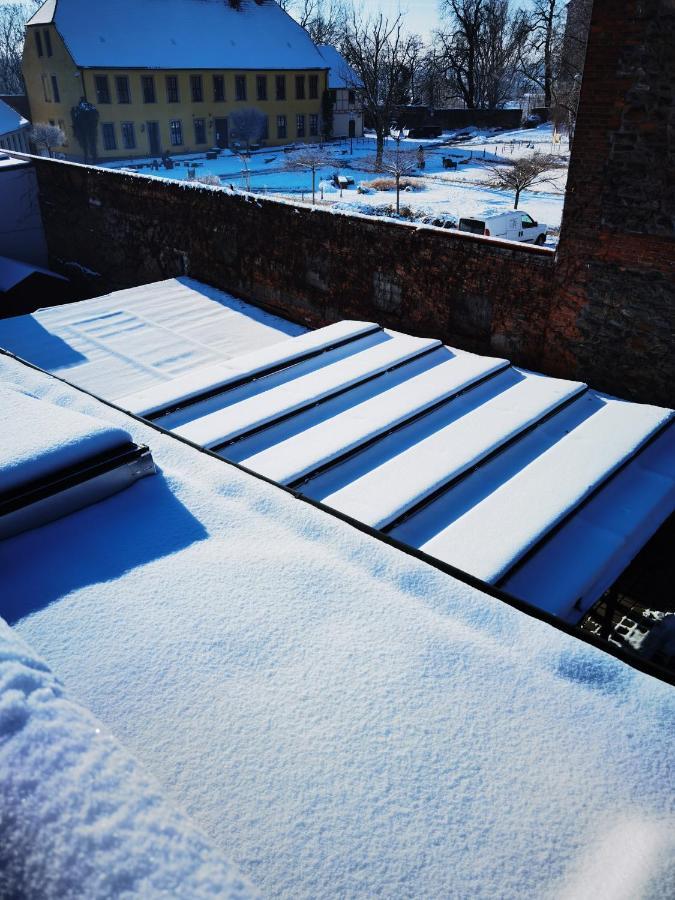 Gemuetliche Dachwohnung Mit Kleiner Oder Grosser Dachterrasse Nebeneinander Wolmirstedt Bagian luar foto