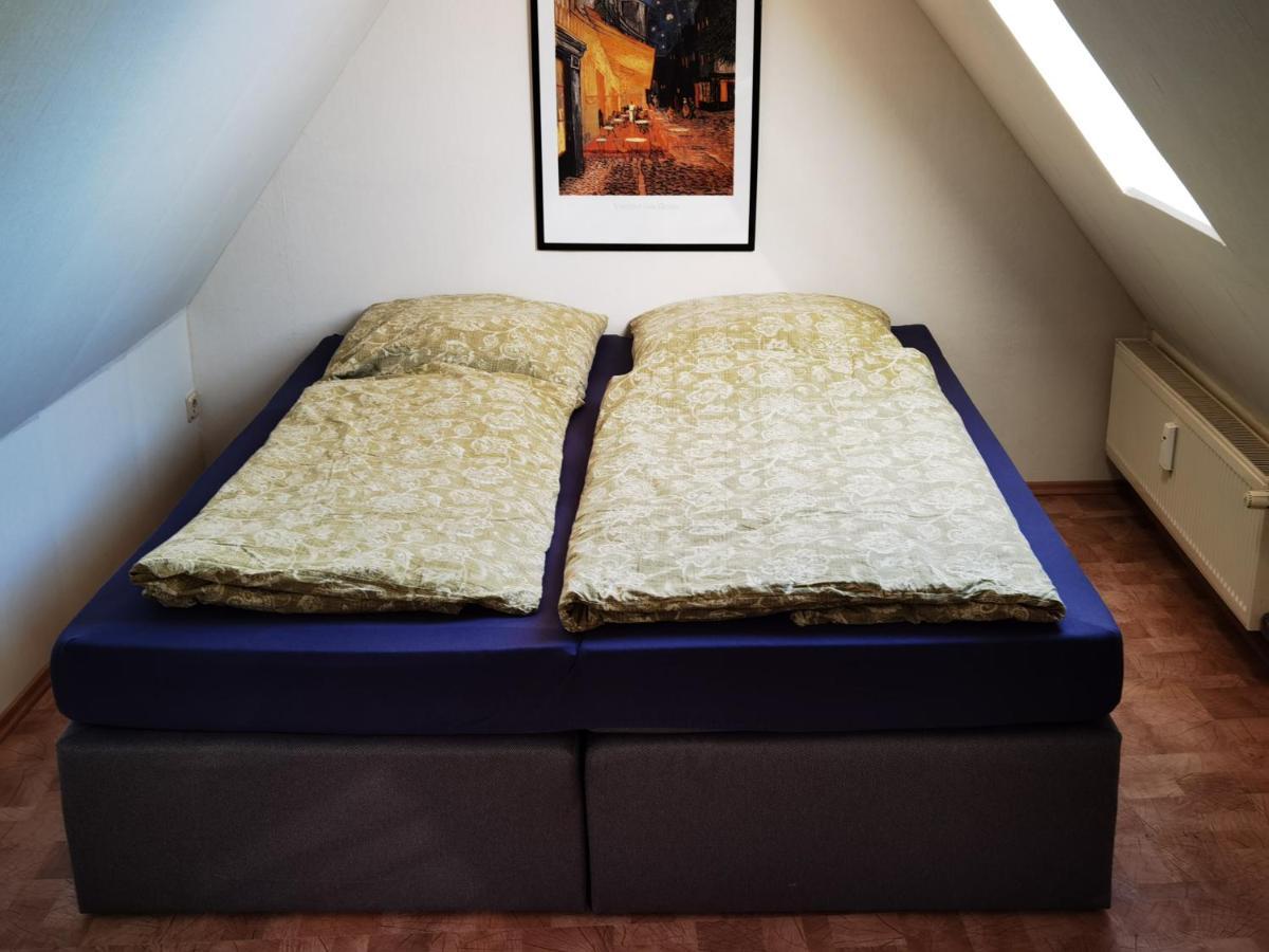 Gemuetliche Dachwohnung Mit Kleiner Oder Grosser Dachterrasse Nebeneinander Wolmirstedt Bagian luar foto