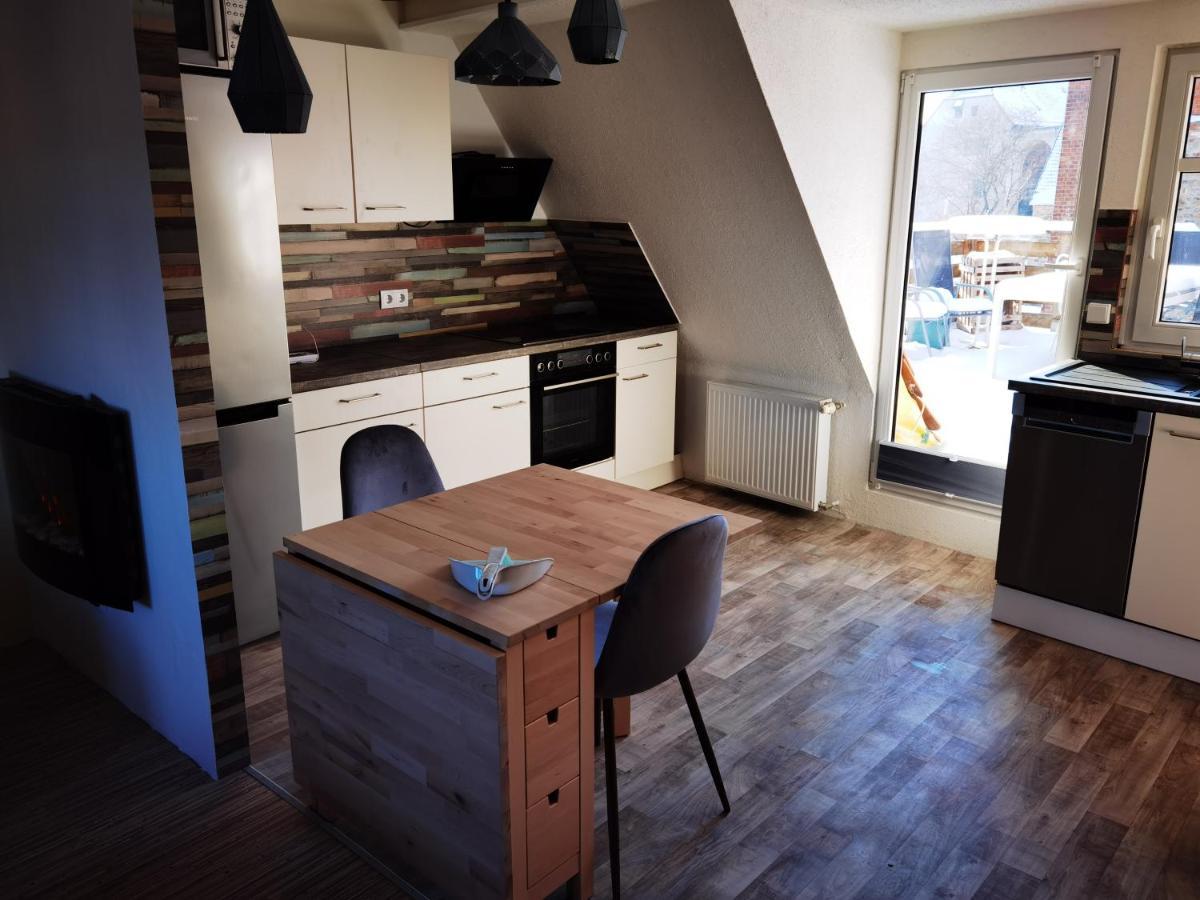 Gemuetliche Dachwohnung Mit Kleiner Oder Grosser Dachterrasse Nebeneinander Wolmirstedt Bagian luar foto