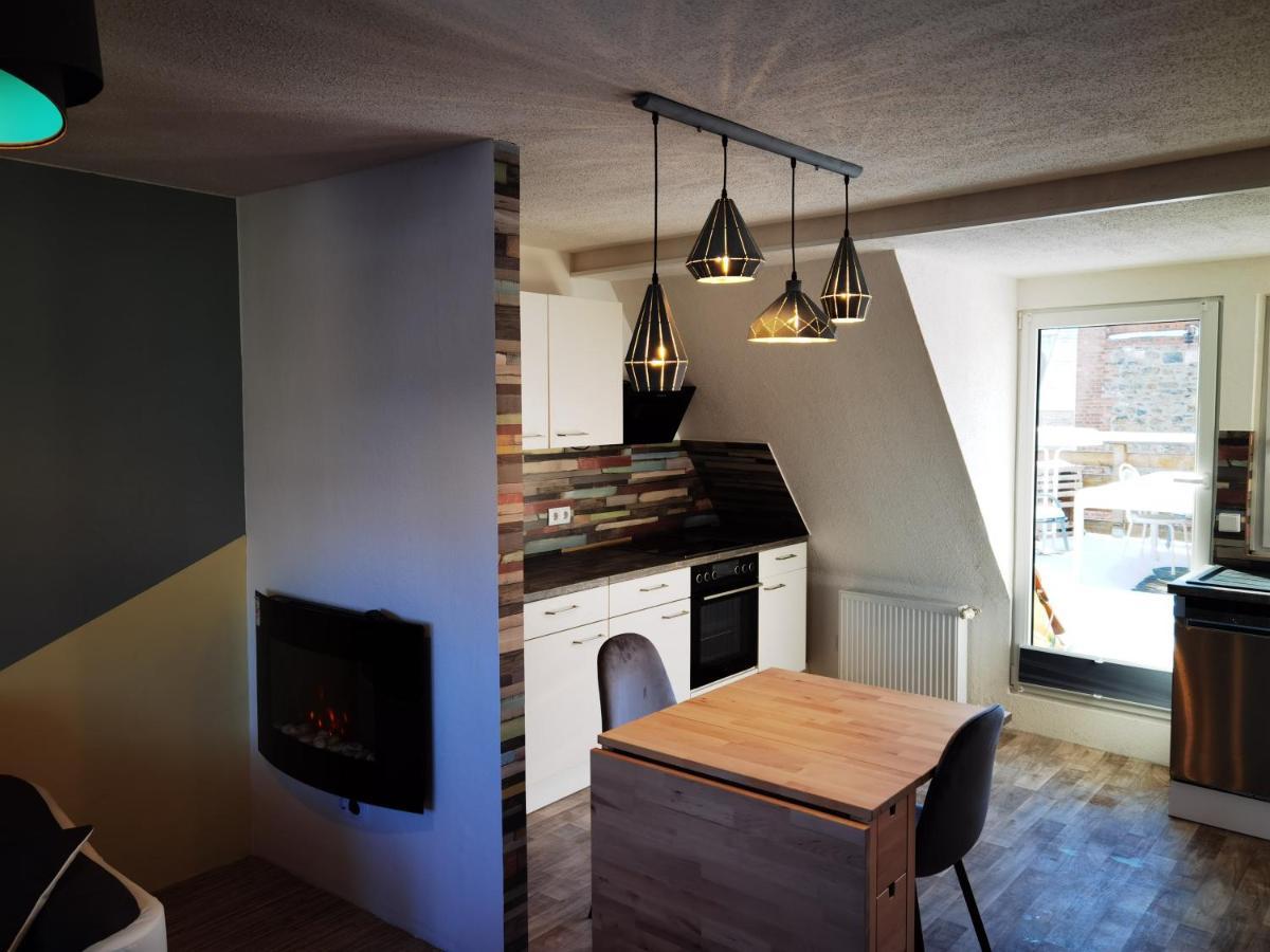Gemuetliche Dachwohnung Mit Kleiner Oder Grosser Dachterrasse Nebeneinander Wolmirstedt Bagian luar foto