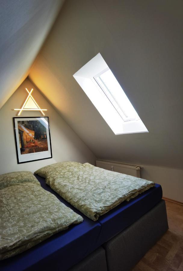 Gemuetliche Dachwohnung Mit Kleiner Oder Grosser Dachterrasse Nebeneinander Wolmirstedt Bagian luar foto