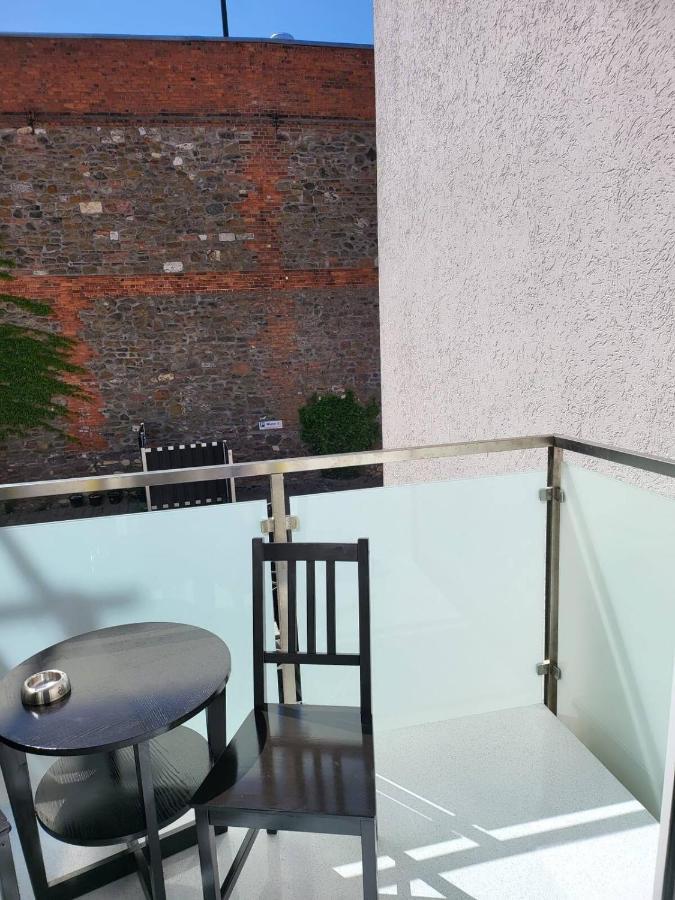 Gemuetliche Dachwohnung Mit Kleiner Oder Grosser Dachterrasse Nebeneinander Wolmirstedt Bagian luar foto