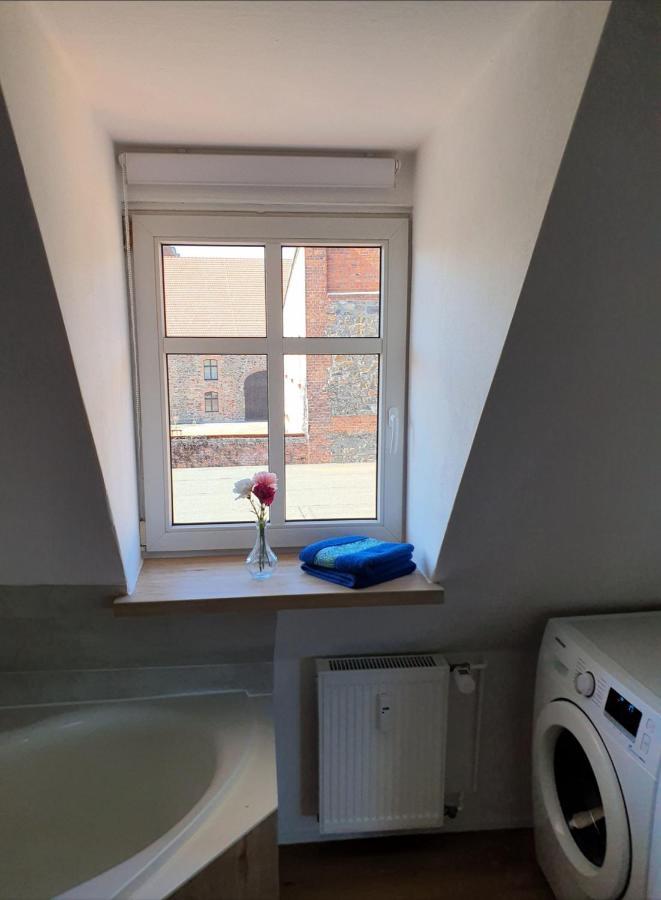 Gemuetliche Dachwohnung Mit Kleiner Oder Grosser Dachterrasse Nebeneinander Wolmirstedt Bagian luar foto