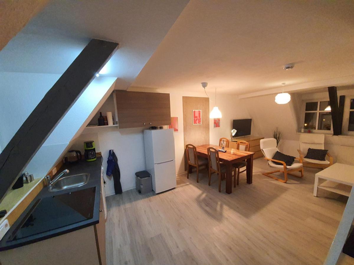 Gemuetliche Dachwohnung Mit Kleiner Oder Grosser Dachterrasse Nebeneinander Wolmirstedt Bagian luar foto