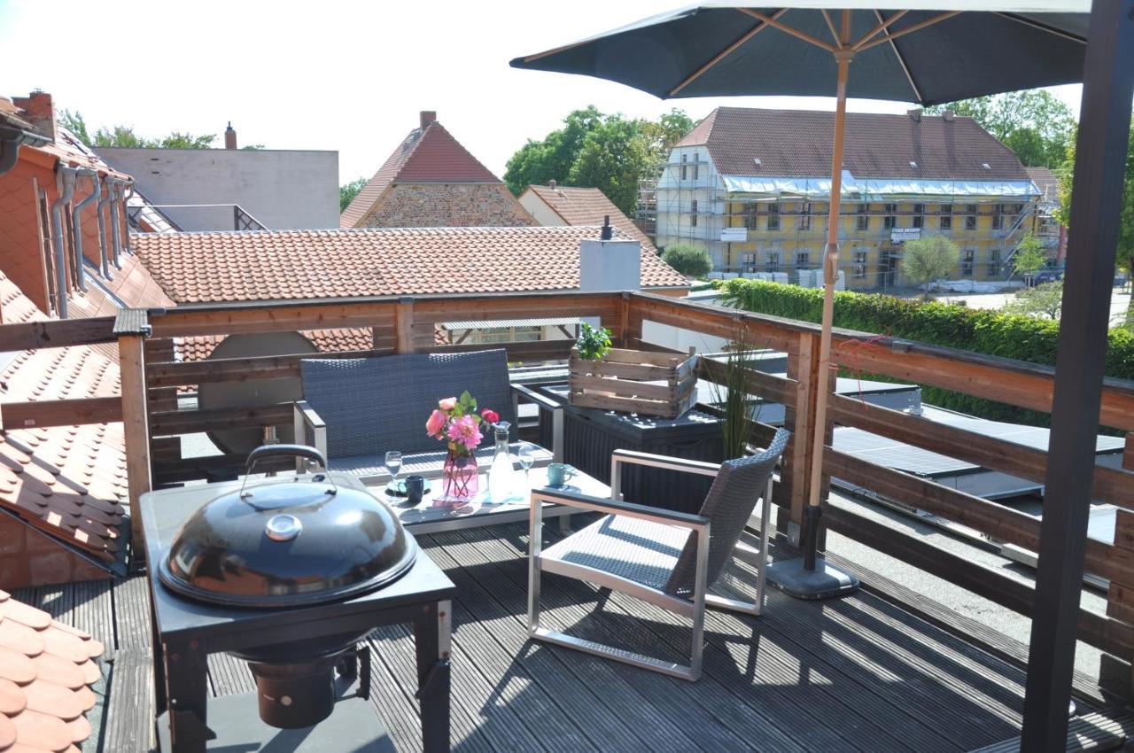 Gemuetliche Dachwohnung Mit Kleiner Oder Grosser Dachterrasse Nebeneinander Wolmirstedt Bagian luar foto