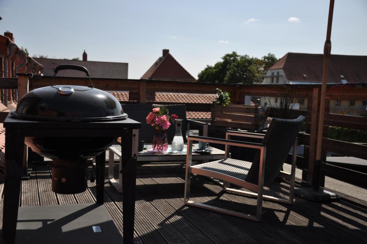 Gemuetliche Dachwohnung Mit Kleiner Oder Grosser Dachterrasse Nebeneinander Wolmirstedt Bagian luar foto